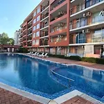 Апартаменты студия Sunset *